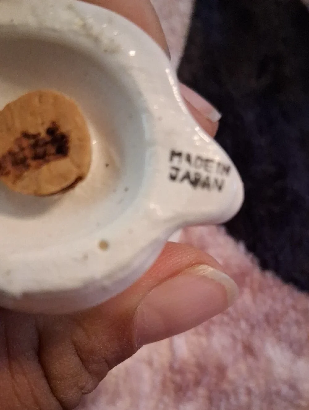 Made In Japan Ceramic Cat Salt & Pepper Shakers - White and Brown